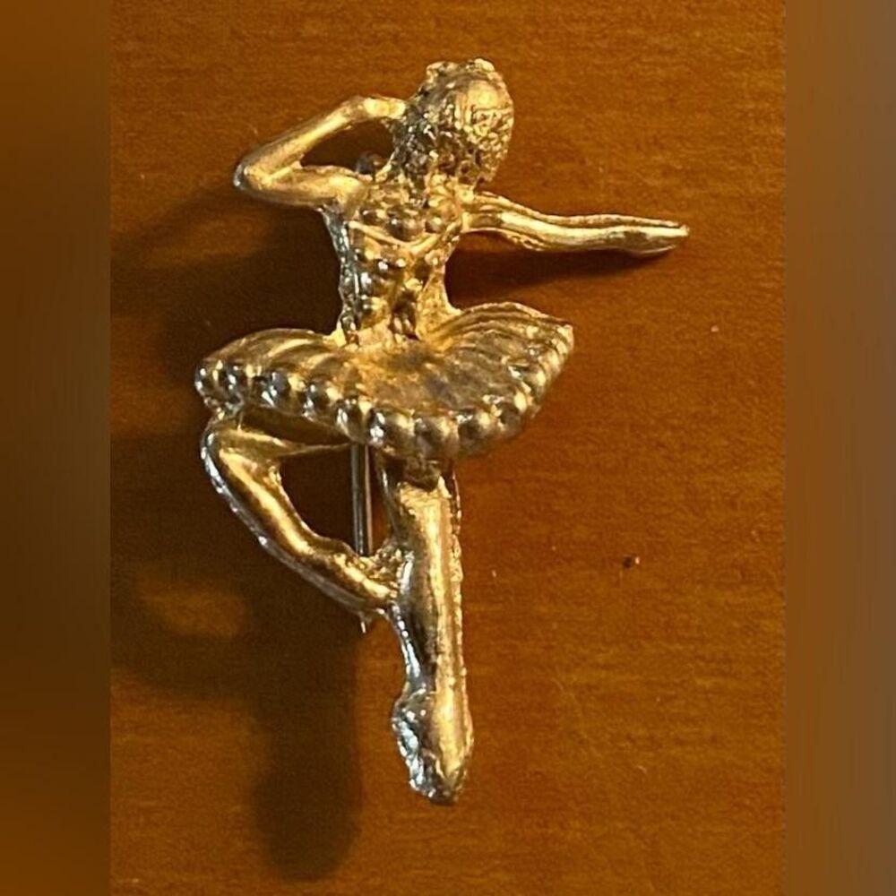 Gold Tone Ballerina Dancer Figural Brooch Pin Ballet Tutu Costume Jewelry 1.5”